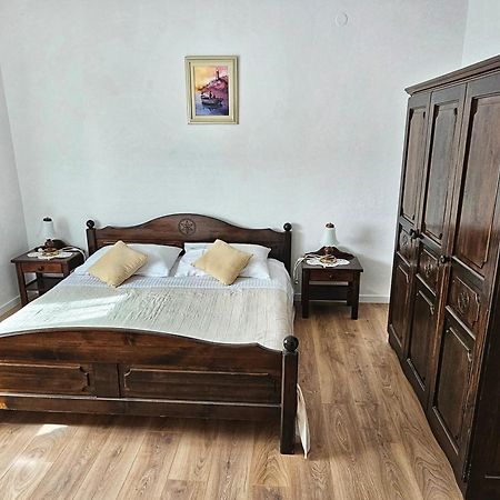 Apartments Plejic Seget Vranjica Bagian luar foto