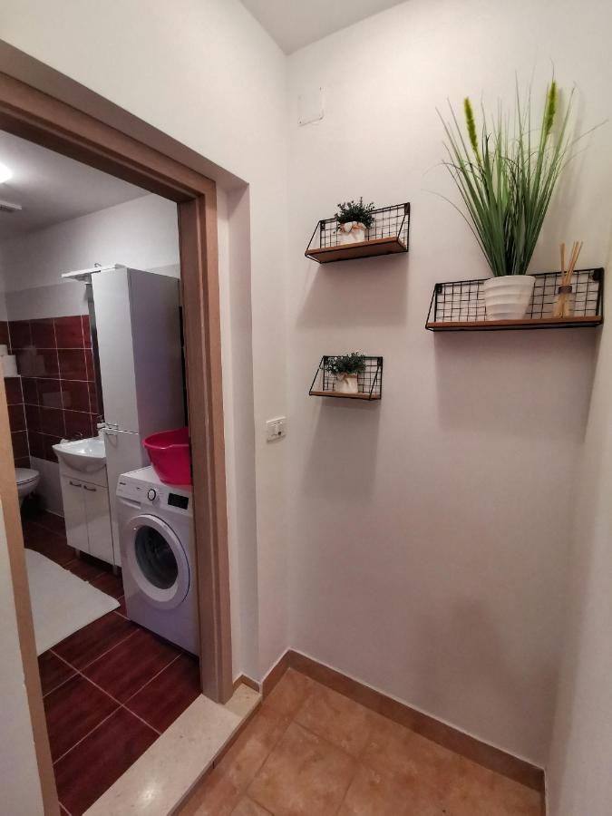 Apartments Plejic Seget Vranjica Bagian luar foto