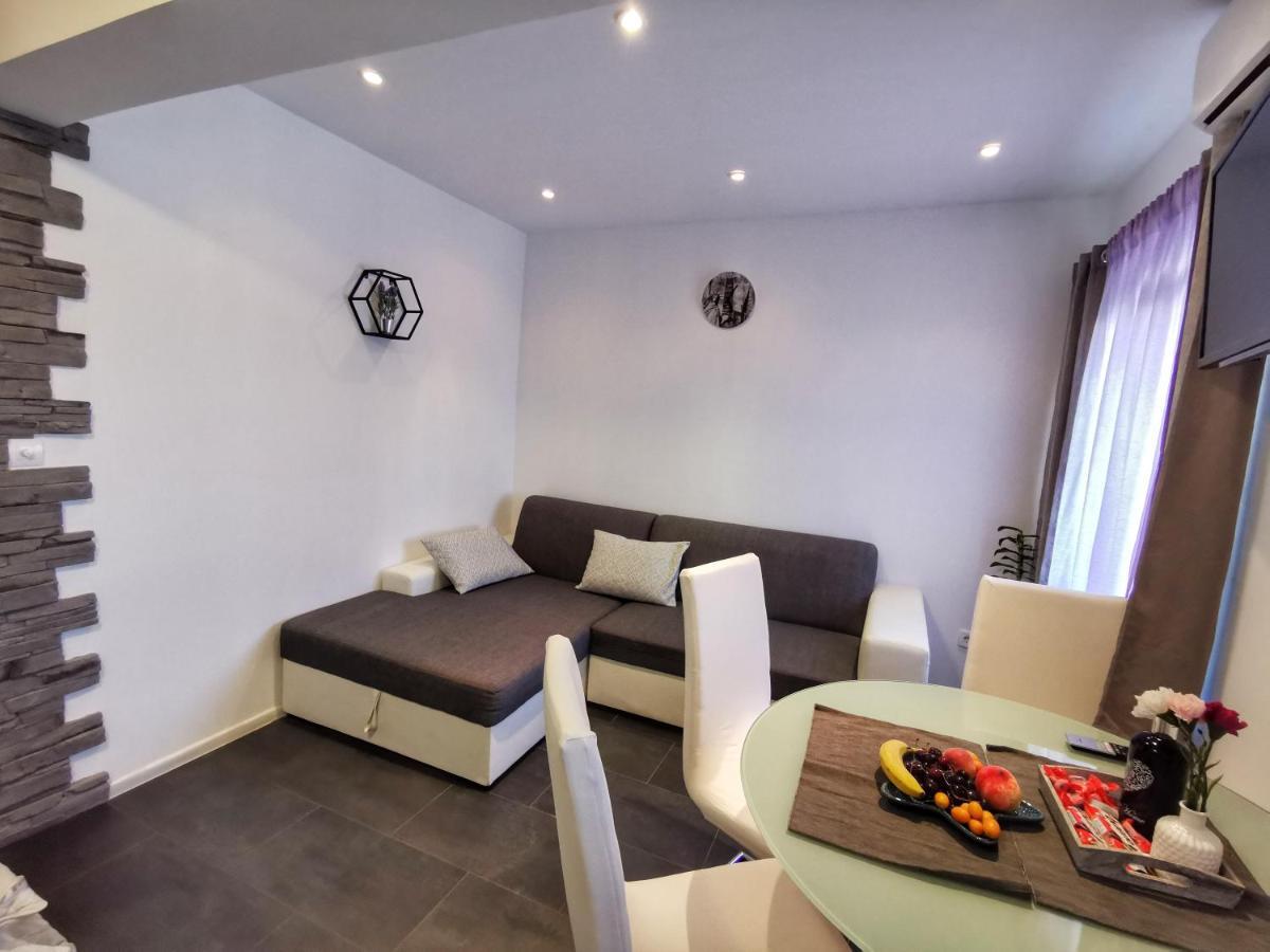 Apartments Plejic Seget Vranjica Bagian luar foto
