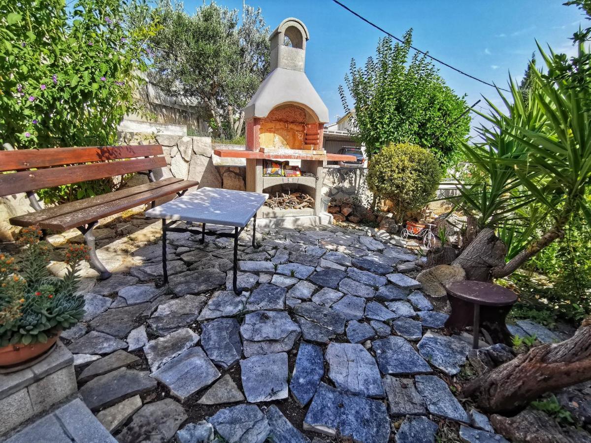 Apartments Plejic Seget Vranjica Bagian luar foto