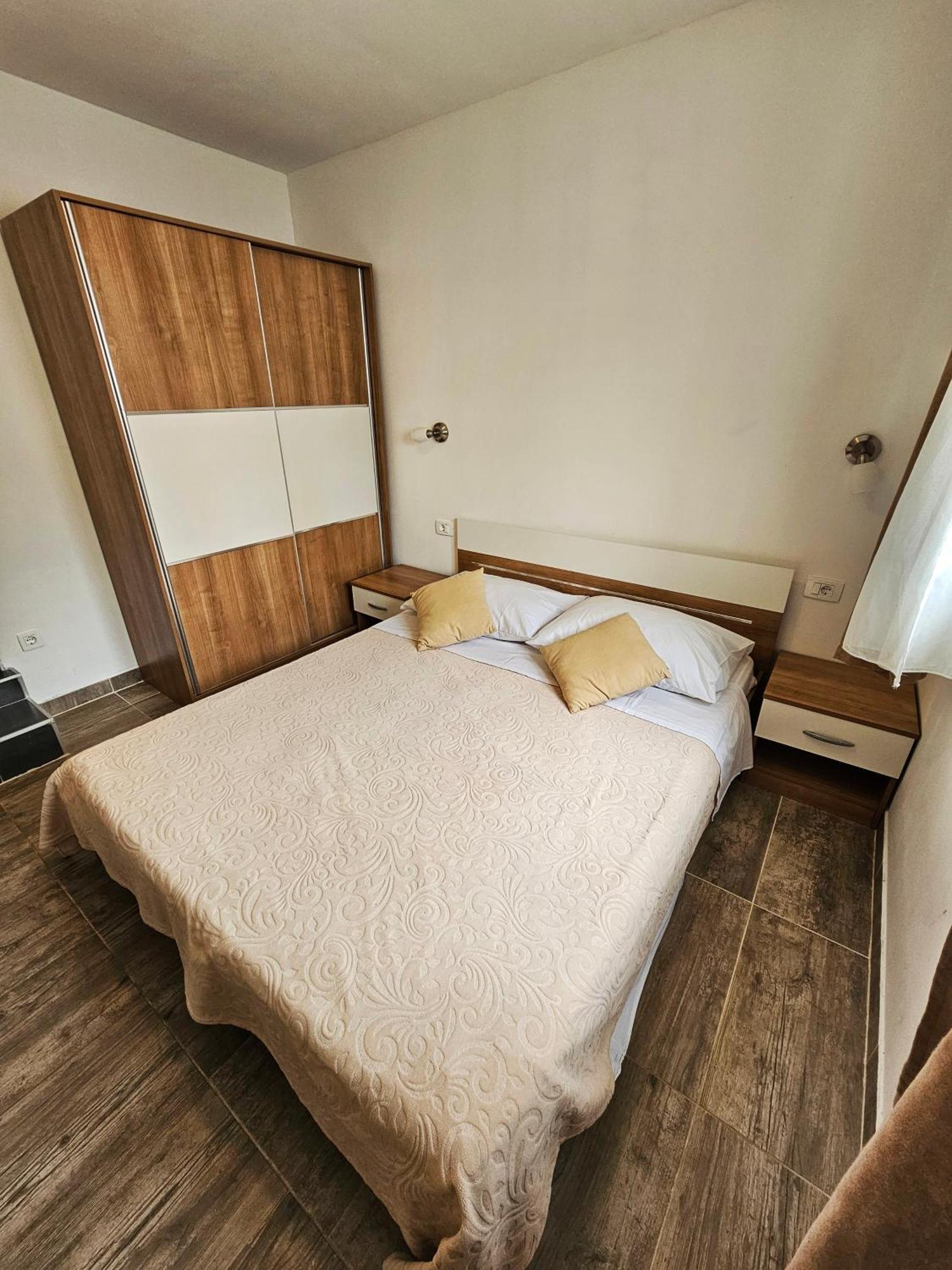 Apartments Plejic Seget Vranjica Bagian luar foto
