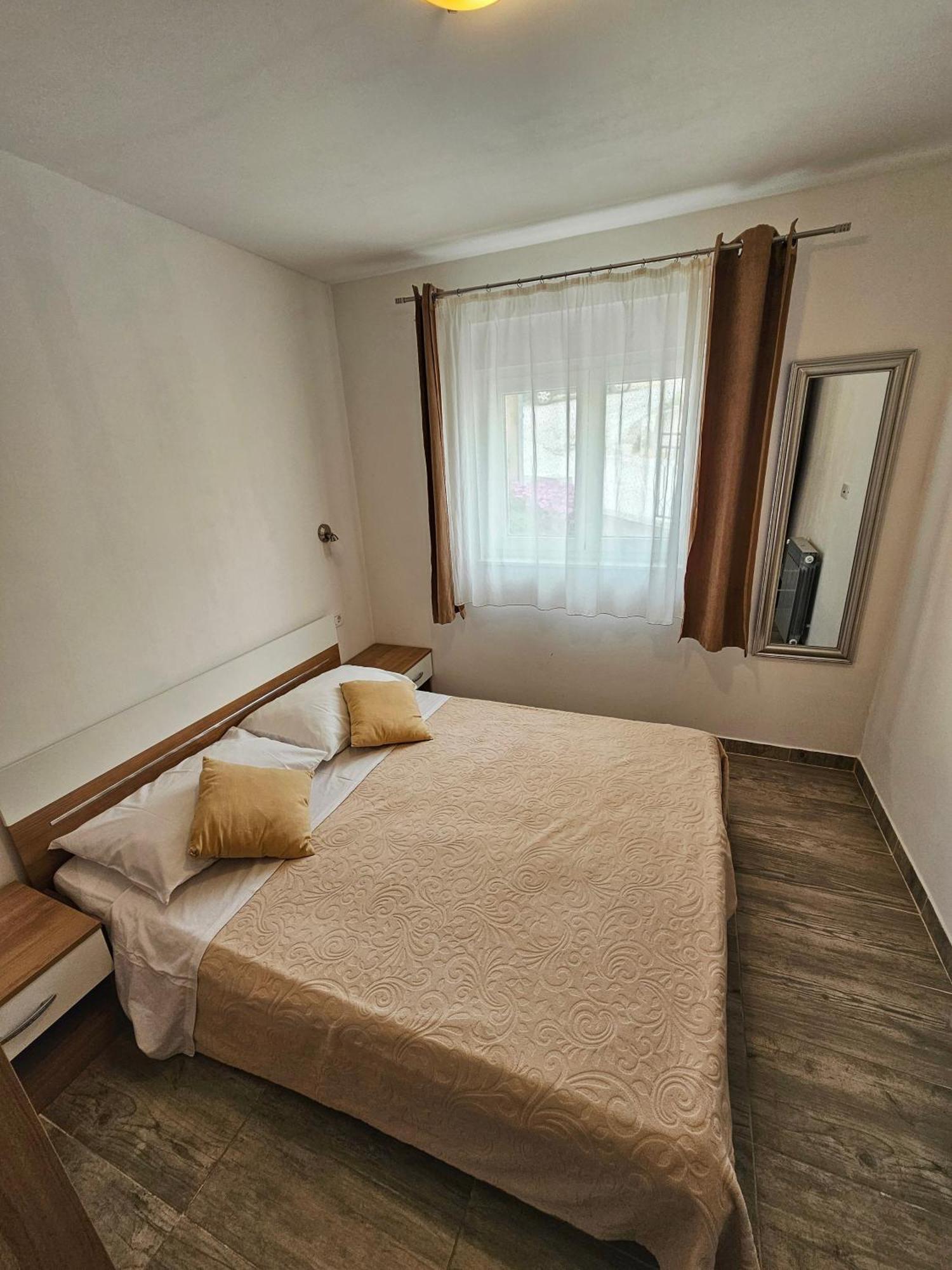 Apartments Plejic Seget Vranjica Bagian luar foto