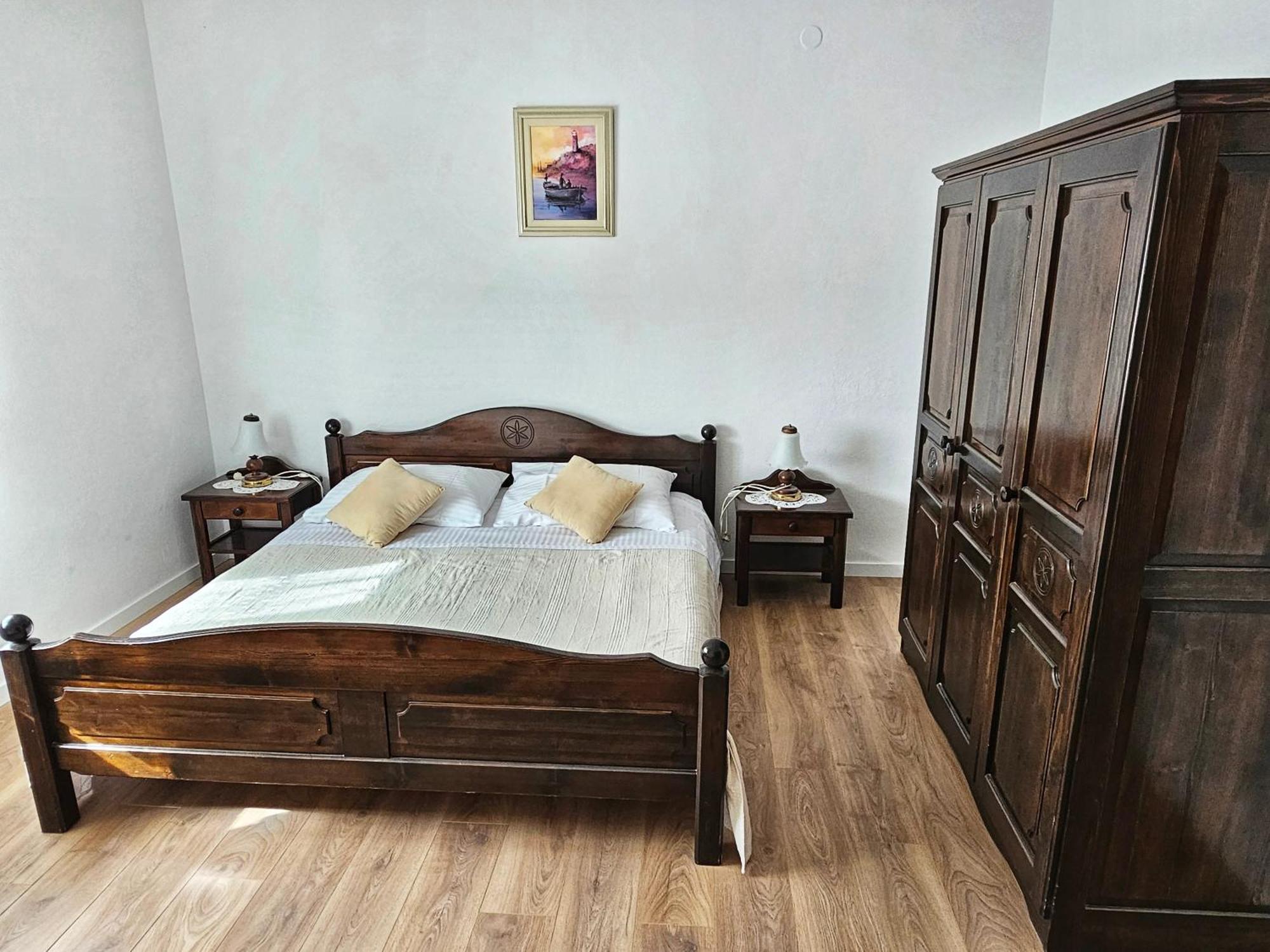Apartments Plejic Seget Vranjica Bagian luar foto