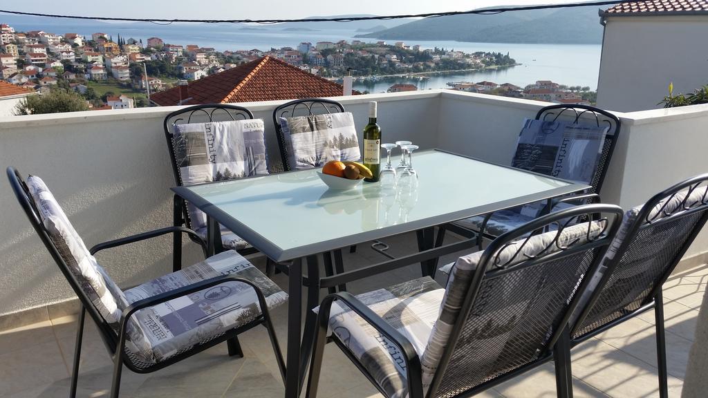 Apartments Plejic Seget Vranjica Bagian luar foto
