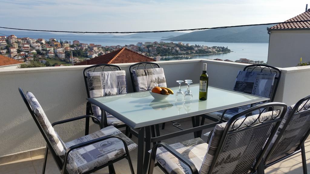 Apartments Plejic Seget Vranjica Bagian luar foto