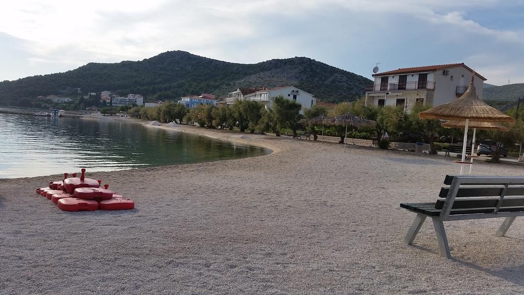 Apartments Plejic Seget Vranjica Bagian luar foto
