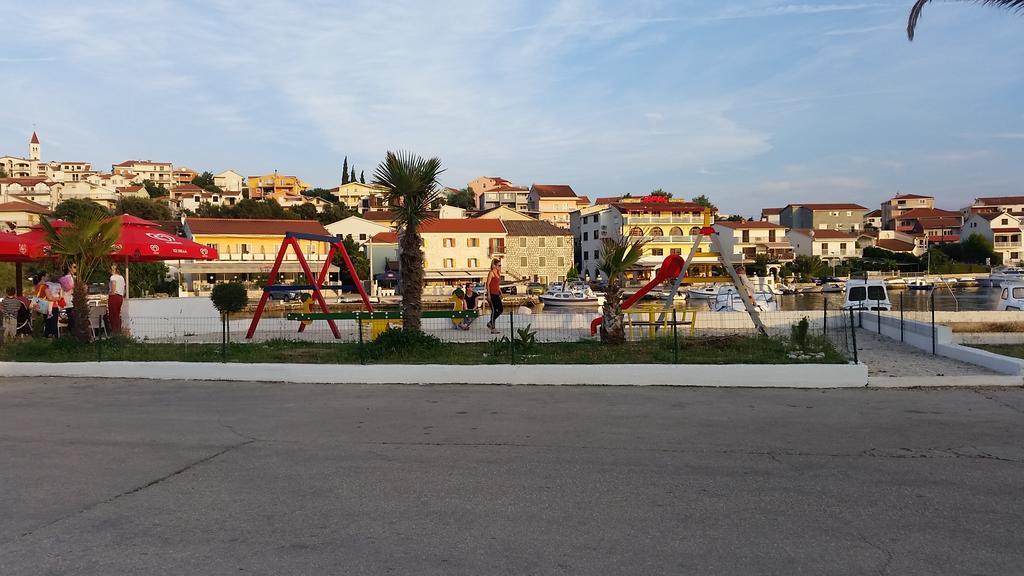 Apartments Plejic Seget Vranjica Bagian luar foto