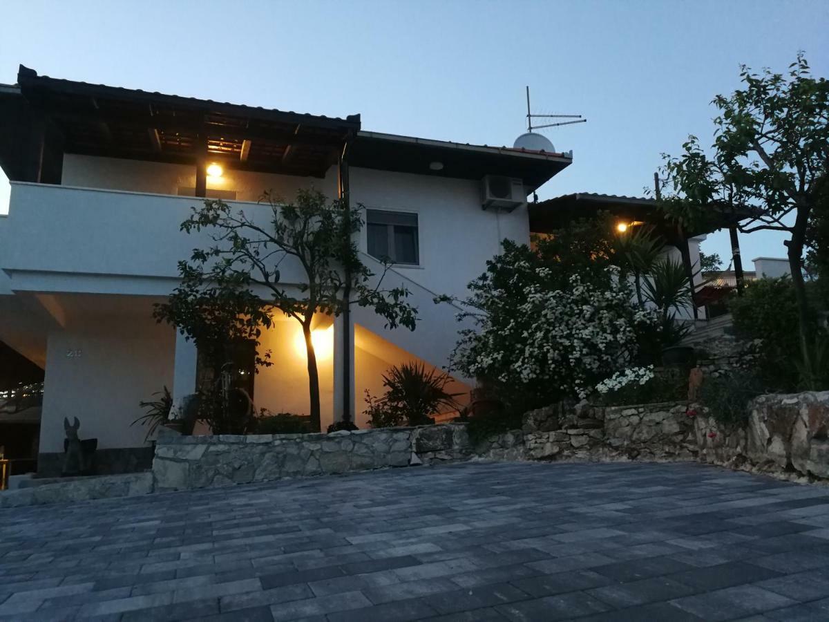 Apartments Plejic Seget Vranjica Bagian luar foto
